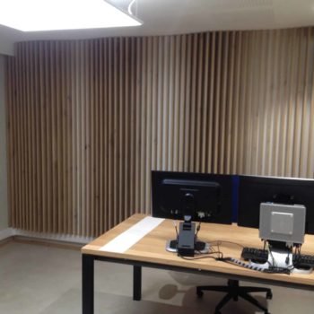 Exemple de bureau réalisé par Menuiserie Prilot.